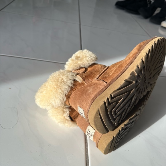 Chestnut Ugg booties, button side, size 6 - Picture 6 of 7